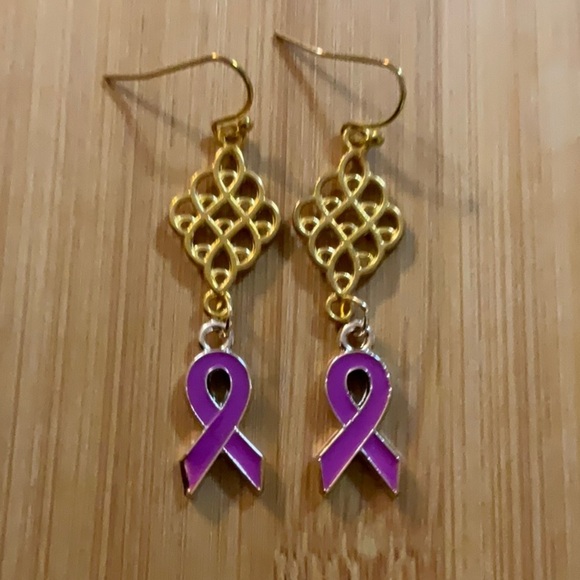 Hand Crafted Cancer Awareness Drop Pierced Earrings Lavender All Cancers - Picture 1 of 7